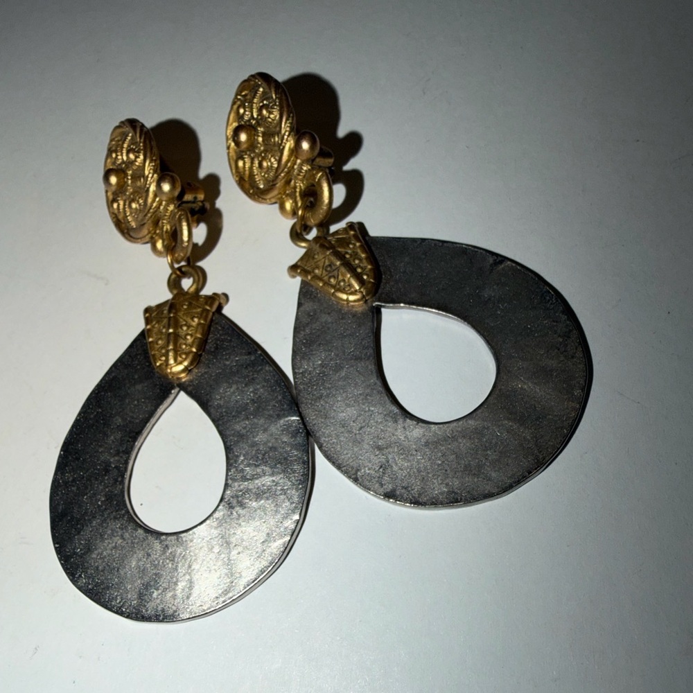 Amazing Vtg Runway Bijoux Design Huge Metal Gold & Silver-Tone Clip-On Earrings - Picture 3 of 8
